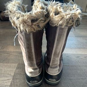 Sorel Joan of Arc boots